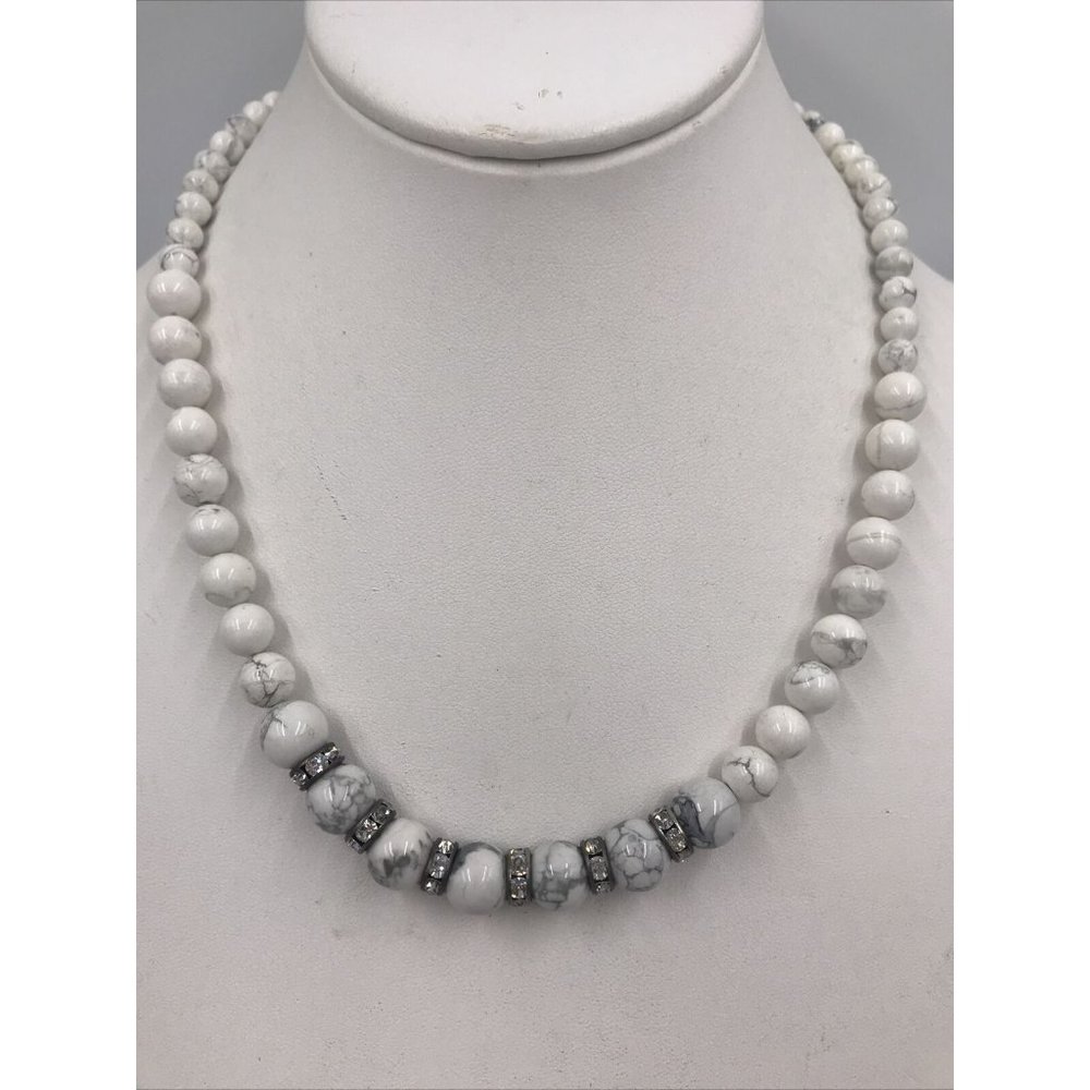 signed 2028 Cream Grey Beaded Collar Necklace  Rhinestone 16"‎